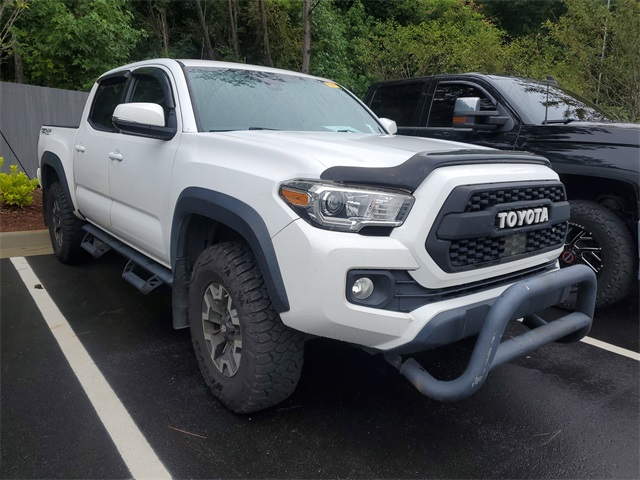 2020 Toyota Tacoma TRD Off-Road photo 2