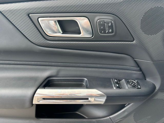2025 Ford Mustang GT Premium photo 9
