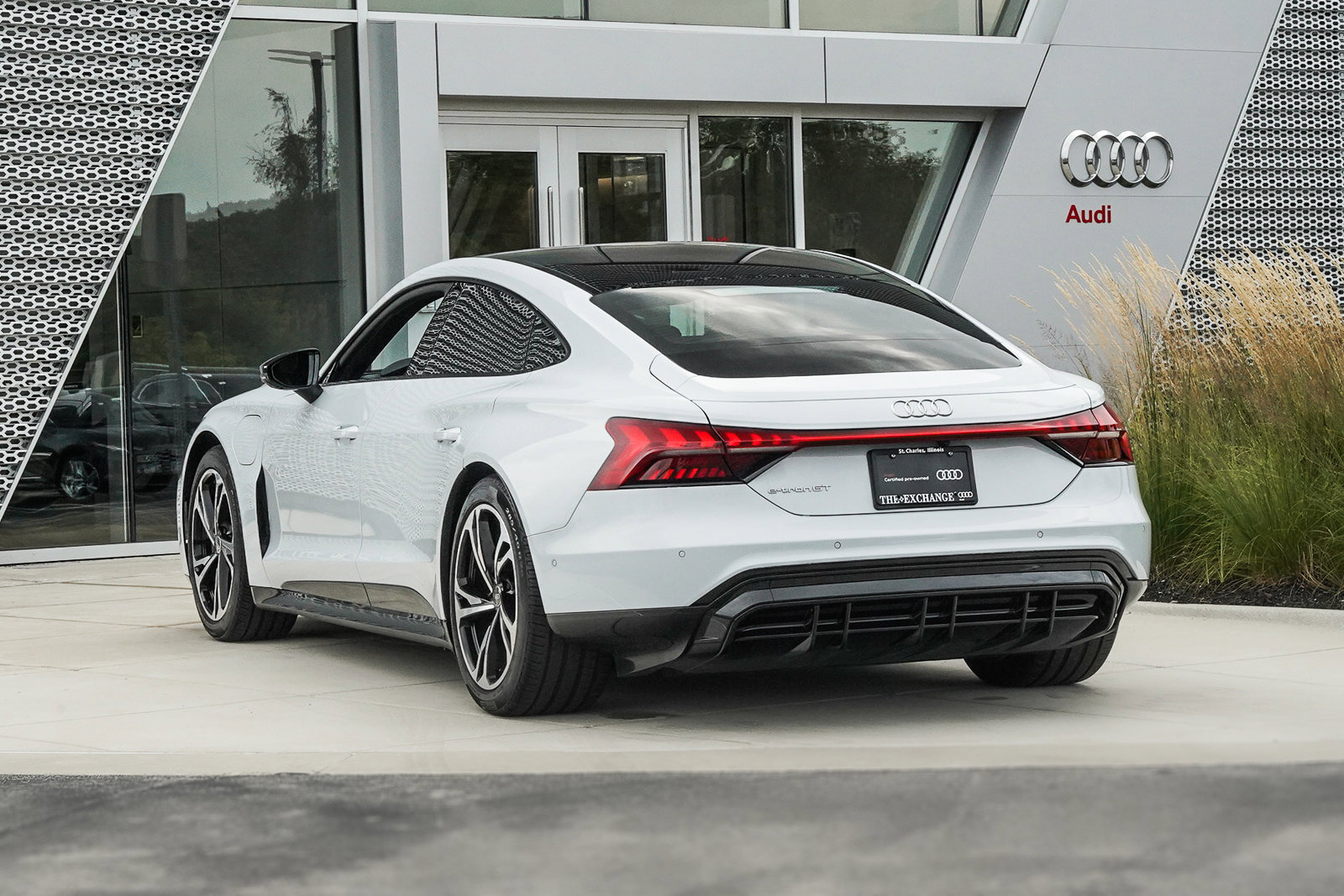 2022 Audi e-tron GT Prestige photo 4