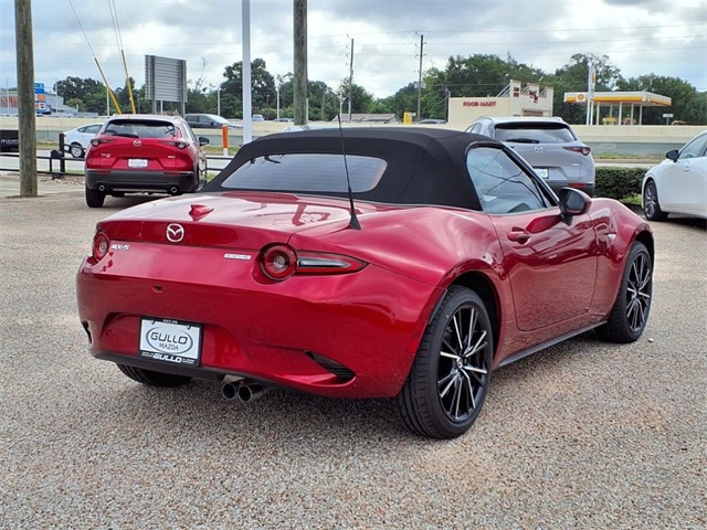 2025 Mazda MX-5 Miata Miata Grand Touring photo 2