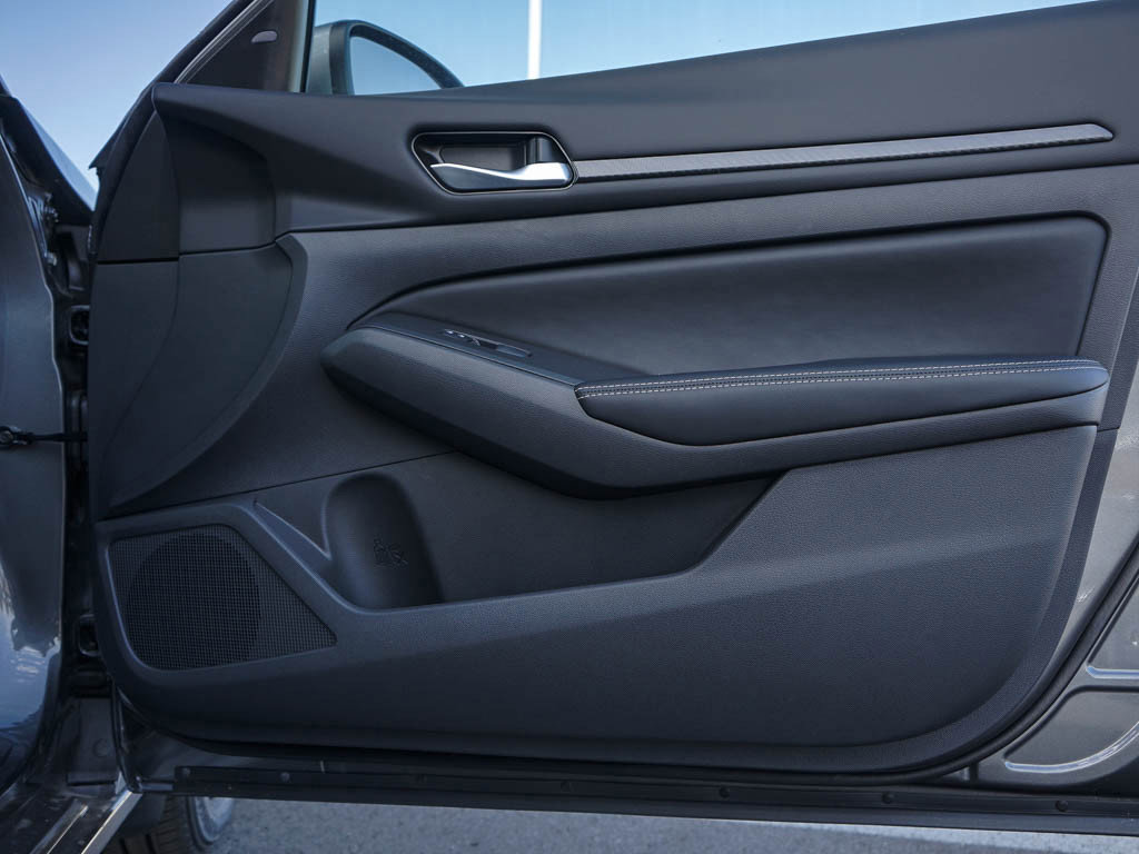 2025 Nissan Altima 2.5 SV photo 4