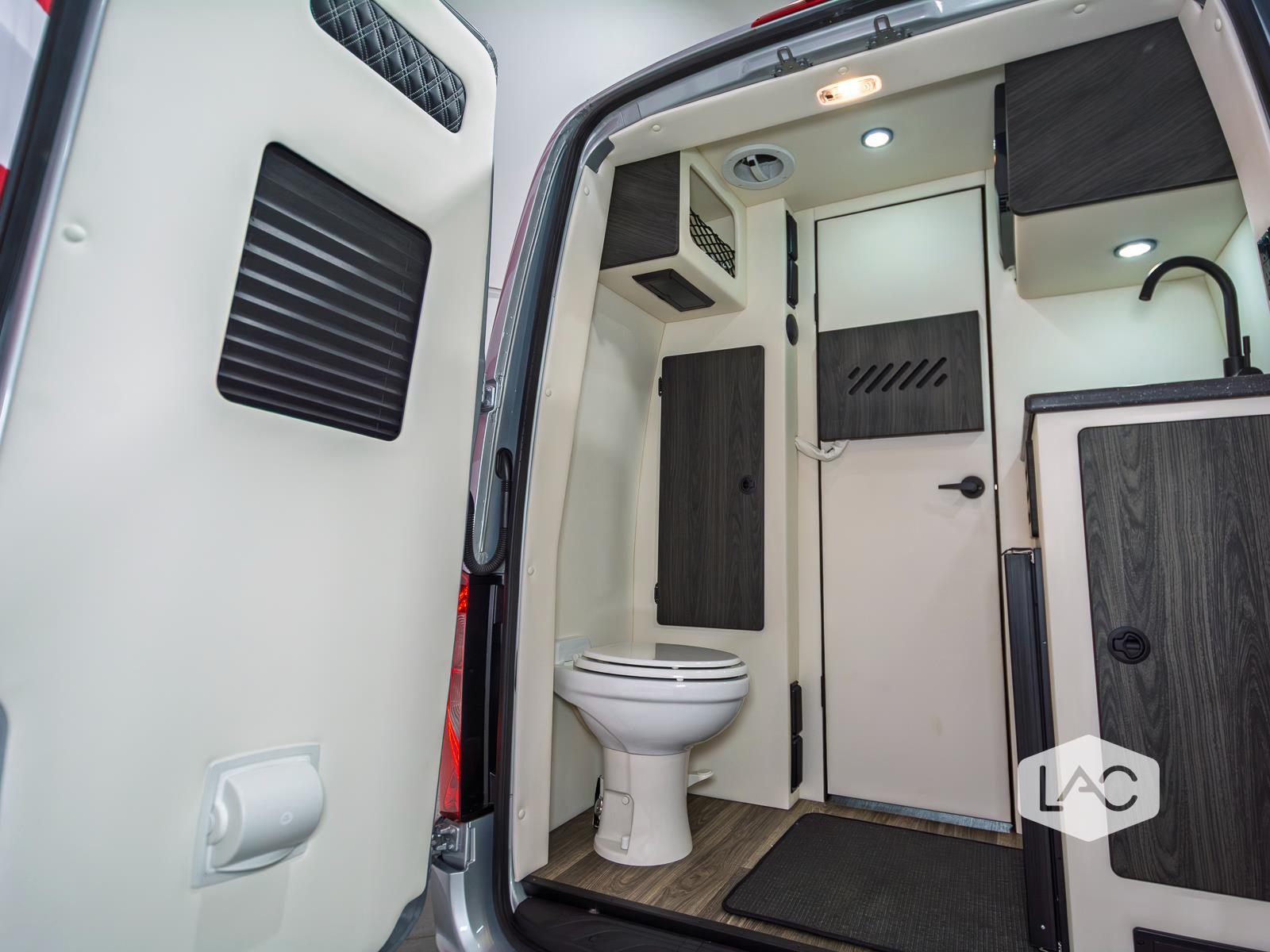 2023 Mercedes Benz Sprinter 3500 photo 11