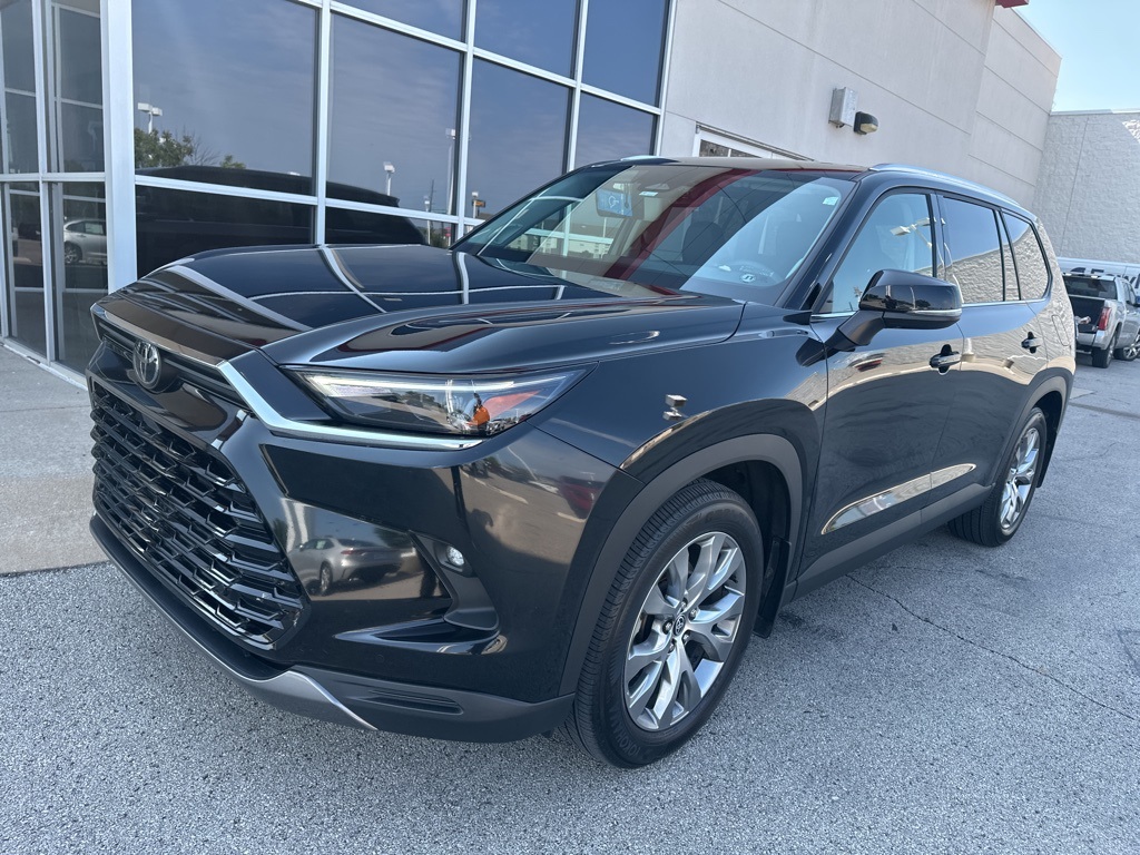 2024 Toyota Grand Highlander Limited photo 2