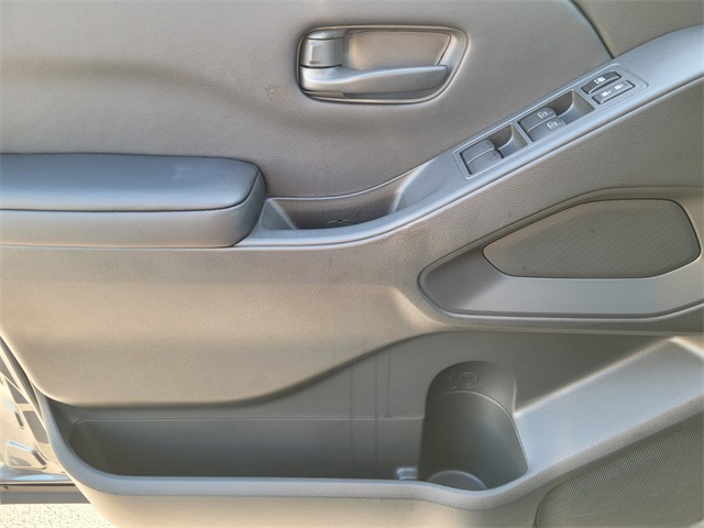 2026 Nissan Frontier S photo 17
