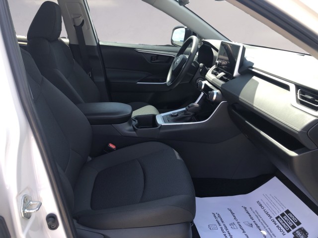 2024 Toyota RAV4 Hybrid LE photo 14