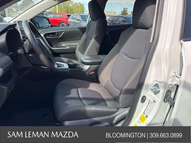 2024 Toyota RAV4 LE photo 3