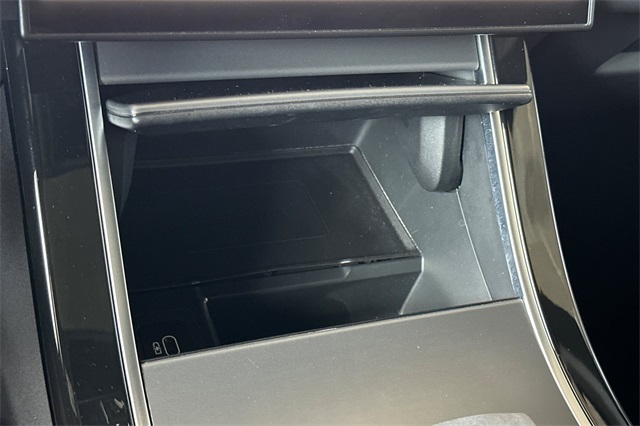 2025 Land Rover Range Rover Velar SE photo 18