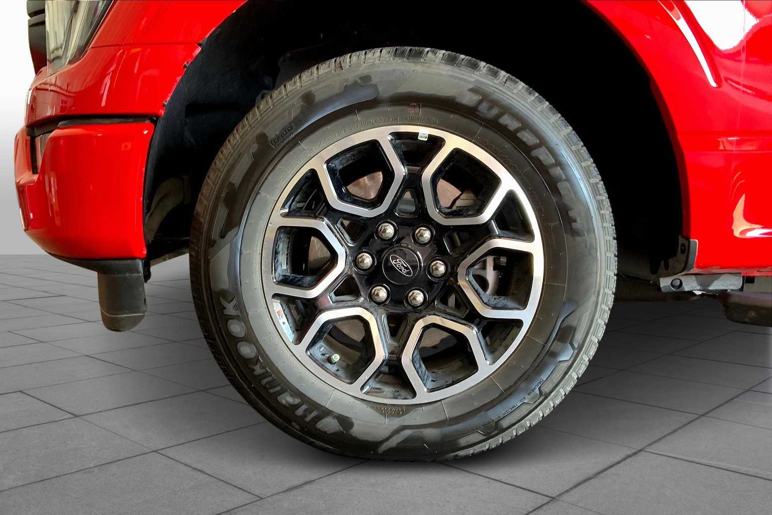 2023 Ford F-150 XLT photo 9