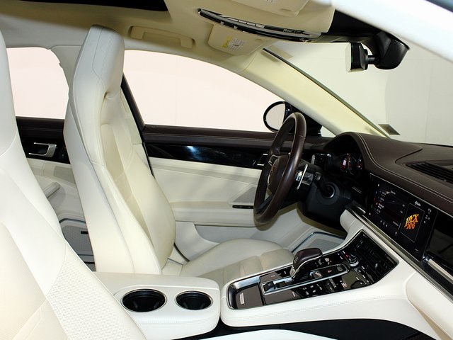 2022 Porsche Panamera 4 photo 27