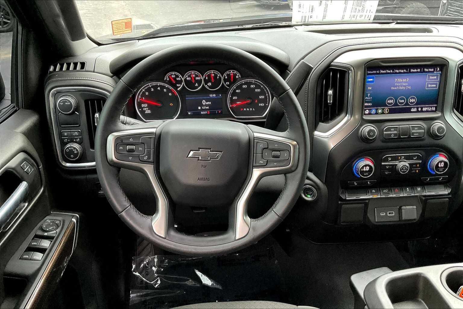 2021 Chevrolet Silverado 1500 RST photo 5