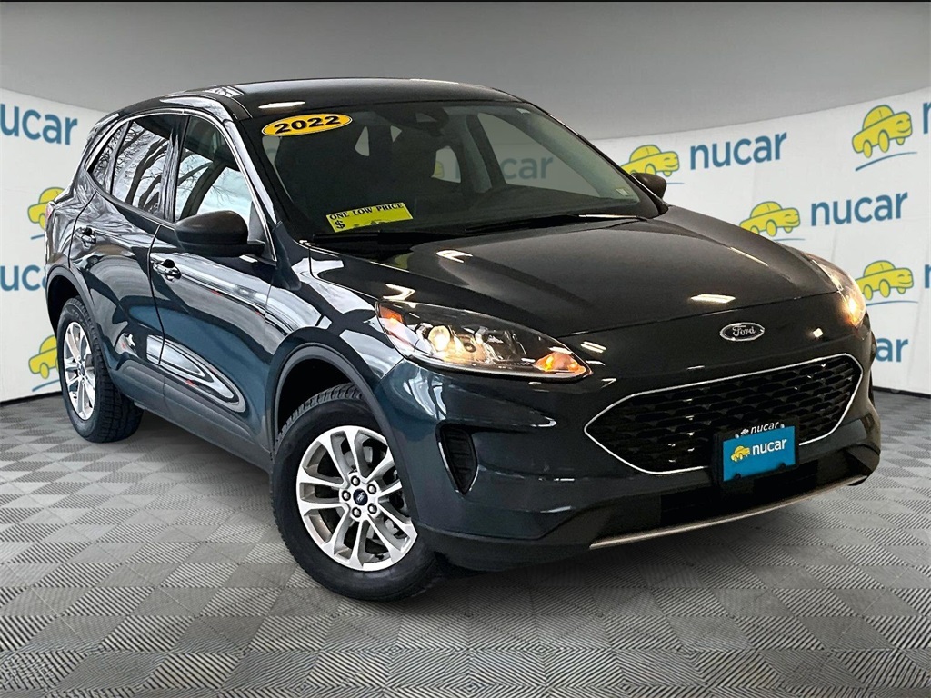 2022 Ford Escape SE's photo