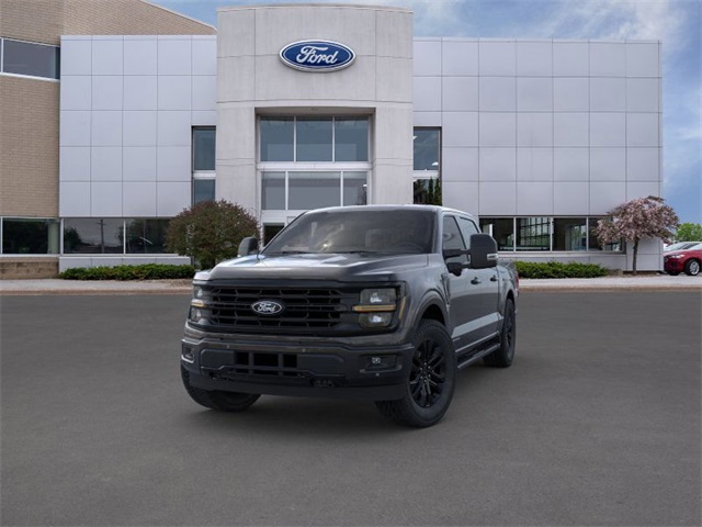2025 Ford F-150 XLT photo 2