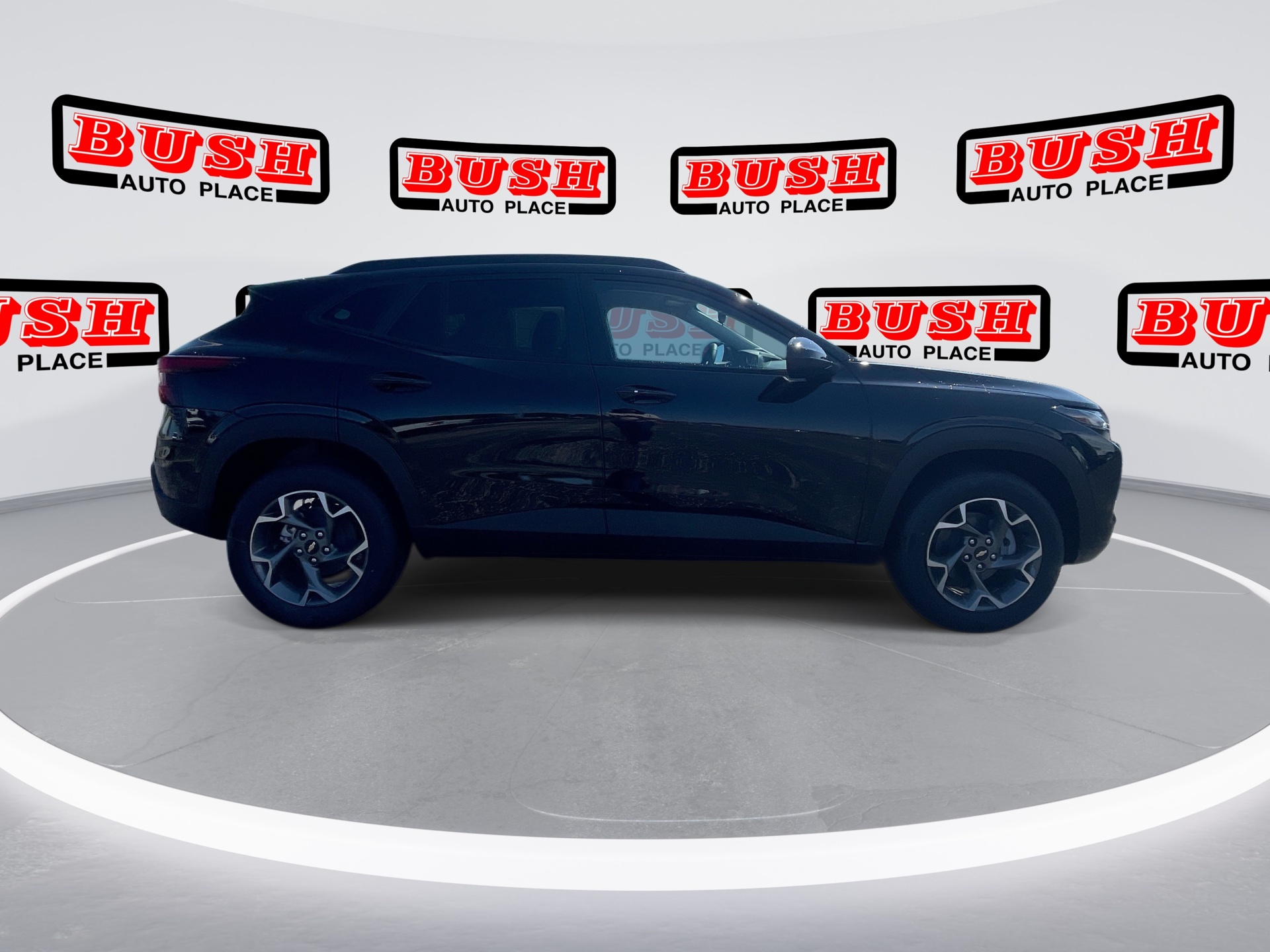 2025 Chevrolet Trax LT photo 32