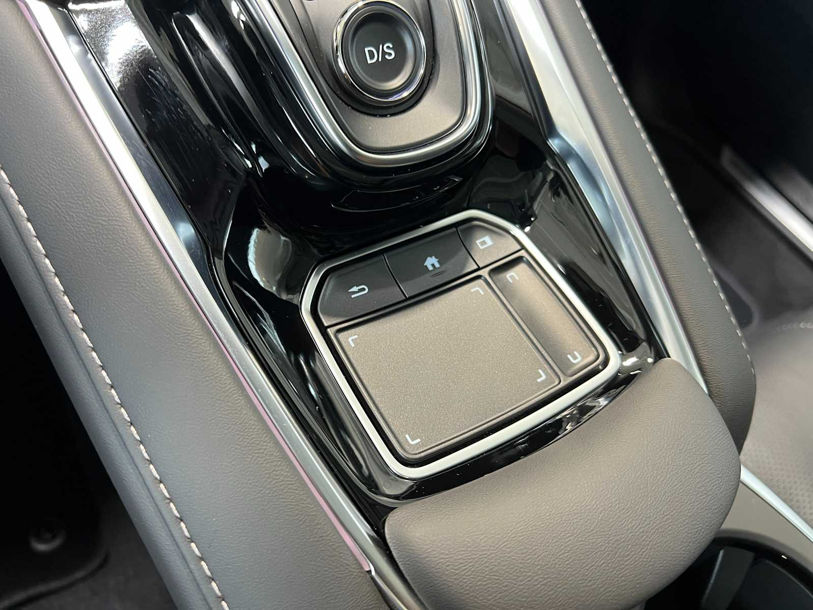2025 Acura RDX Advance photo 28