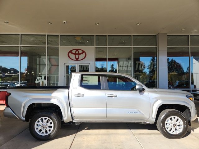 2025 Toyota Tacoma SR5 4x4 Double Cab photo 2