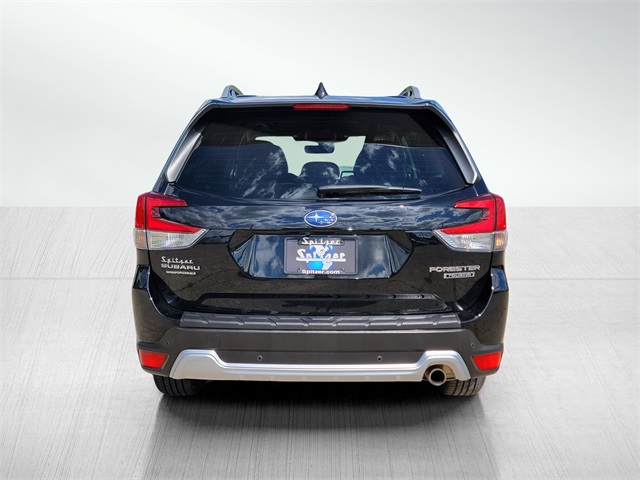 2023 Subaru Forester Touring photo 4