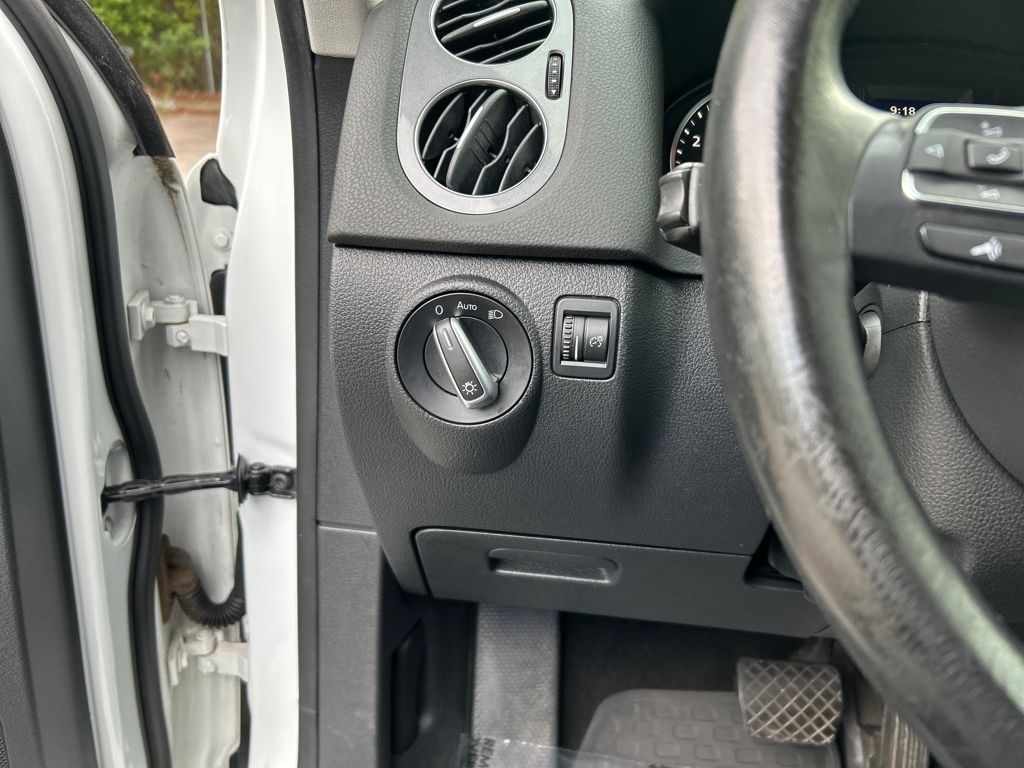 2017 Volkswagen Tiguan S photo 17