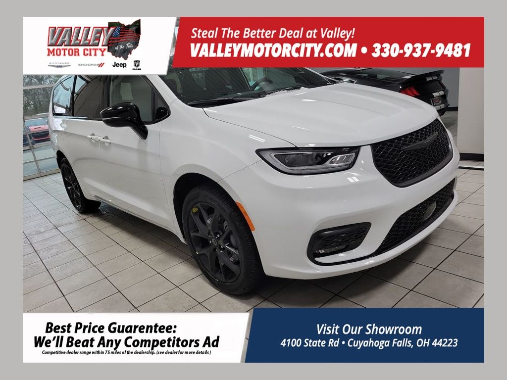 2026 Chrysler Pacifica Select's photo