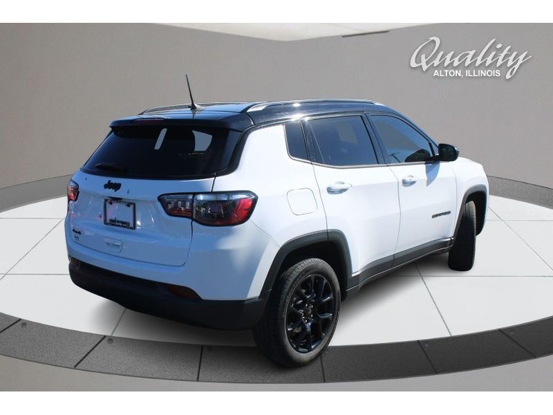 2023 Jeep Compass Altitude photo 2