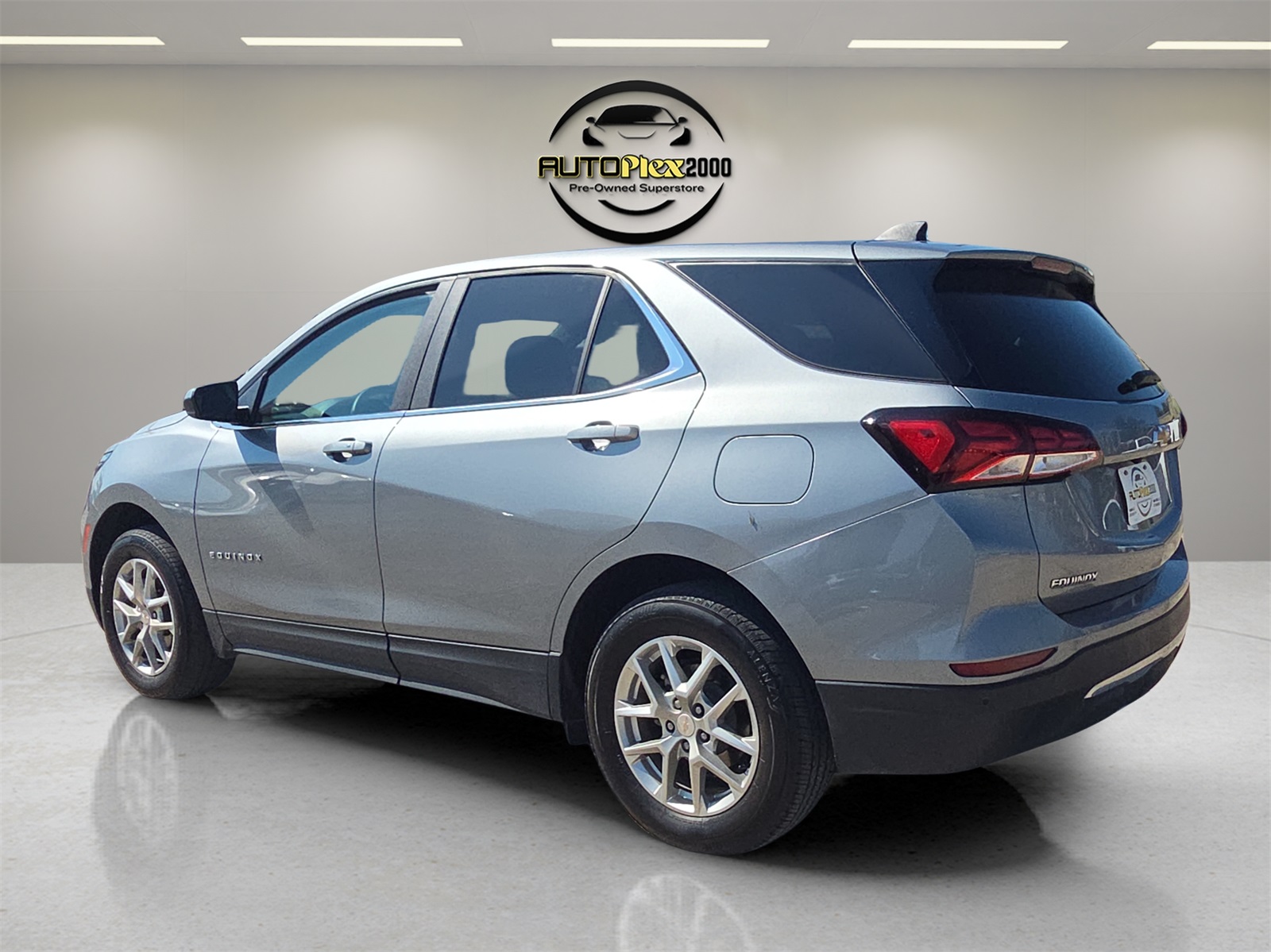 2023 Chevrolet Equinox LT photo 3