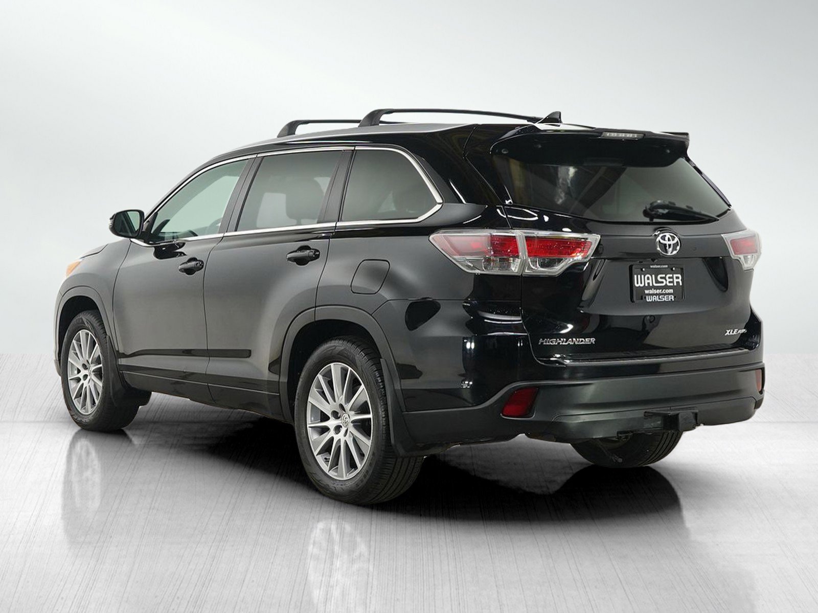 2015 Toyota Highlander XLE photo 2