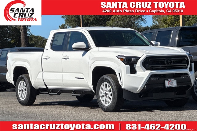 2025 Toyota Tacoma SR5's photo