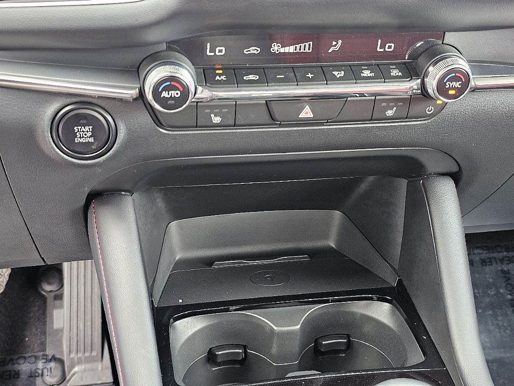 2025 Mazda Mazda3 2.5 s Carbon photo 26