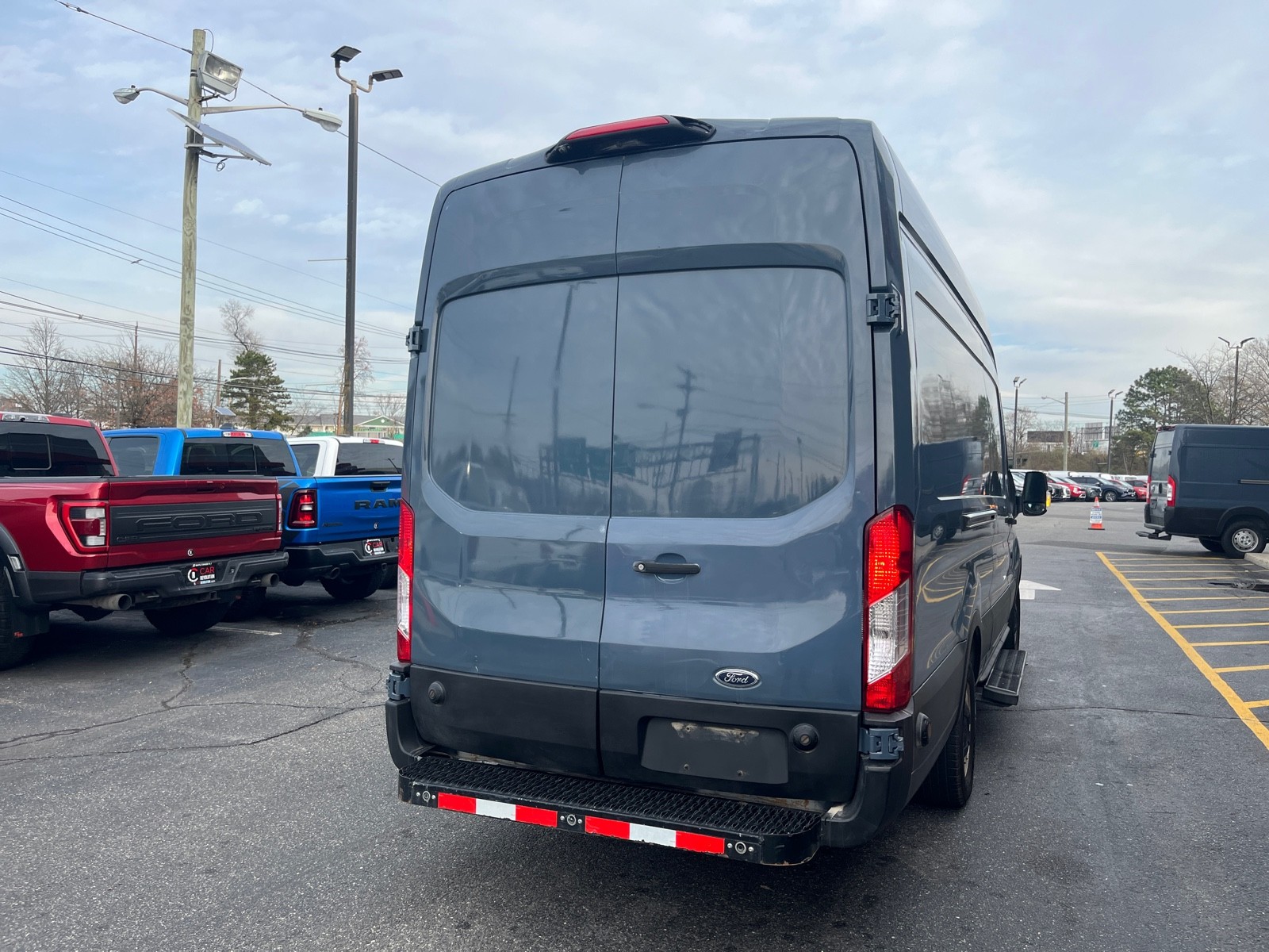 2019 Ford Transit Cargo Van photo 3