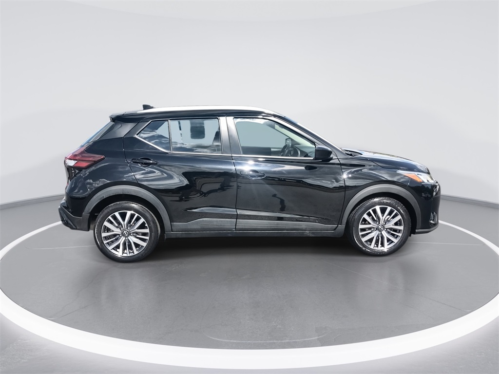 2024 Nissan Kicks SV photo 8