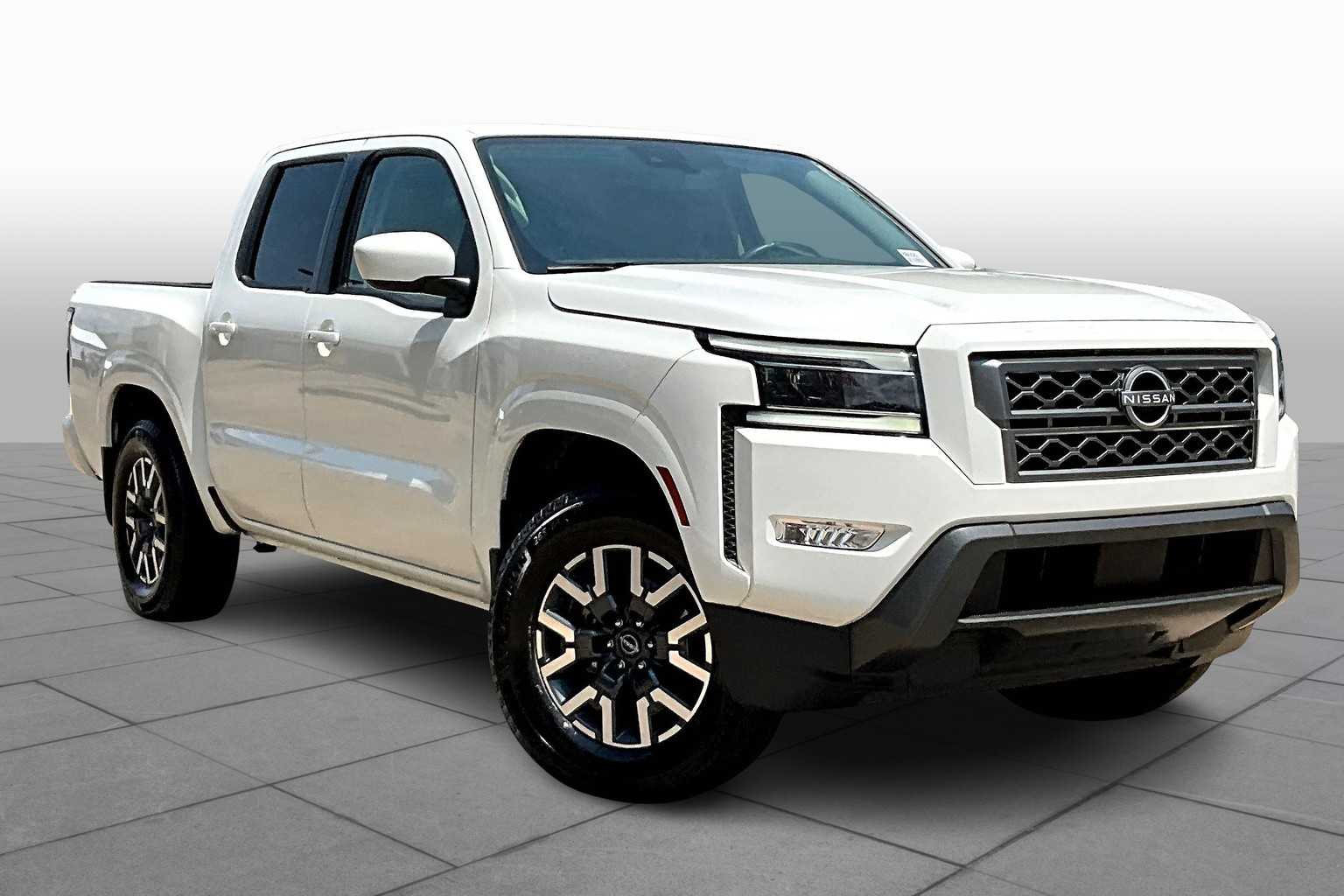 2024 Nissan Frontier SL photo 2