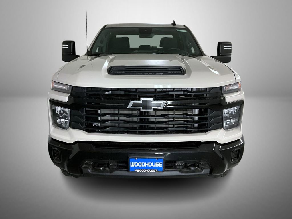 2026 Chevrolet Silverado 2500HD Custom photo 2