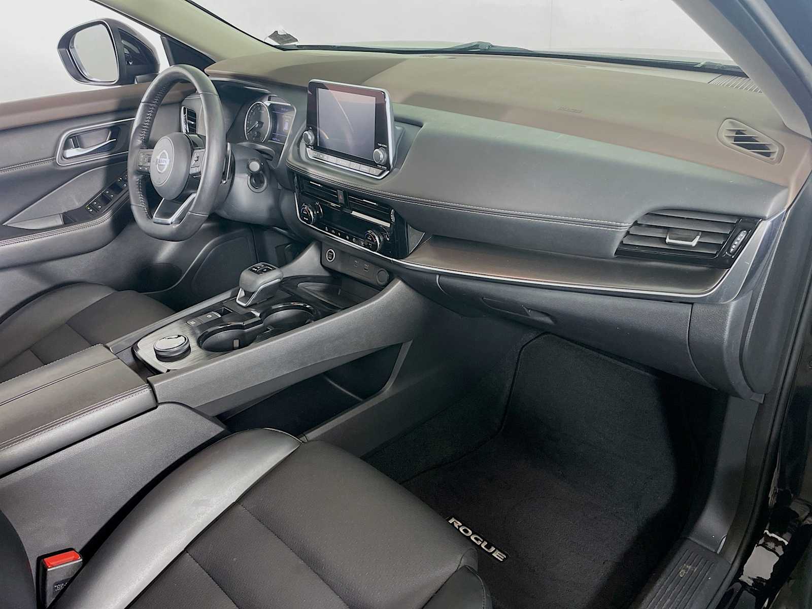 2021 Nissan Rogue SV photo 26