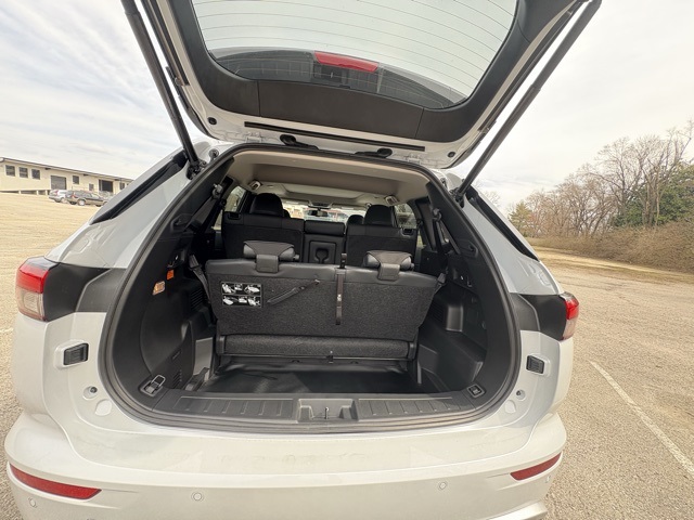 2025 Mitsubishi Outlander PHEV SE photo 14