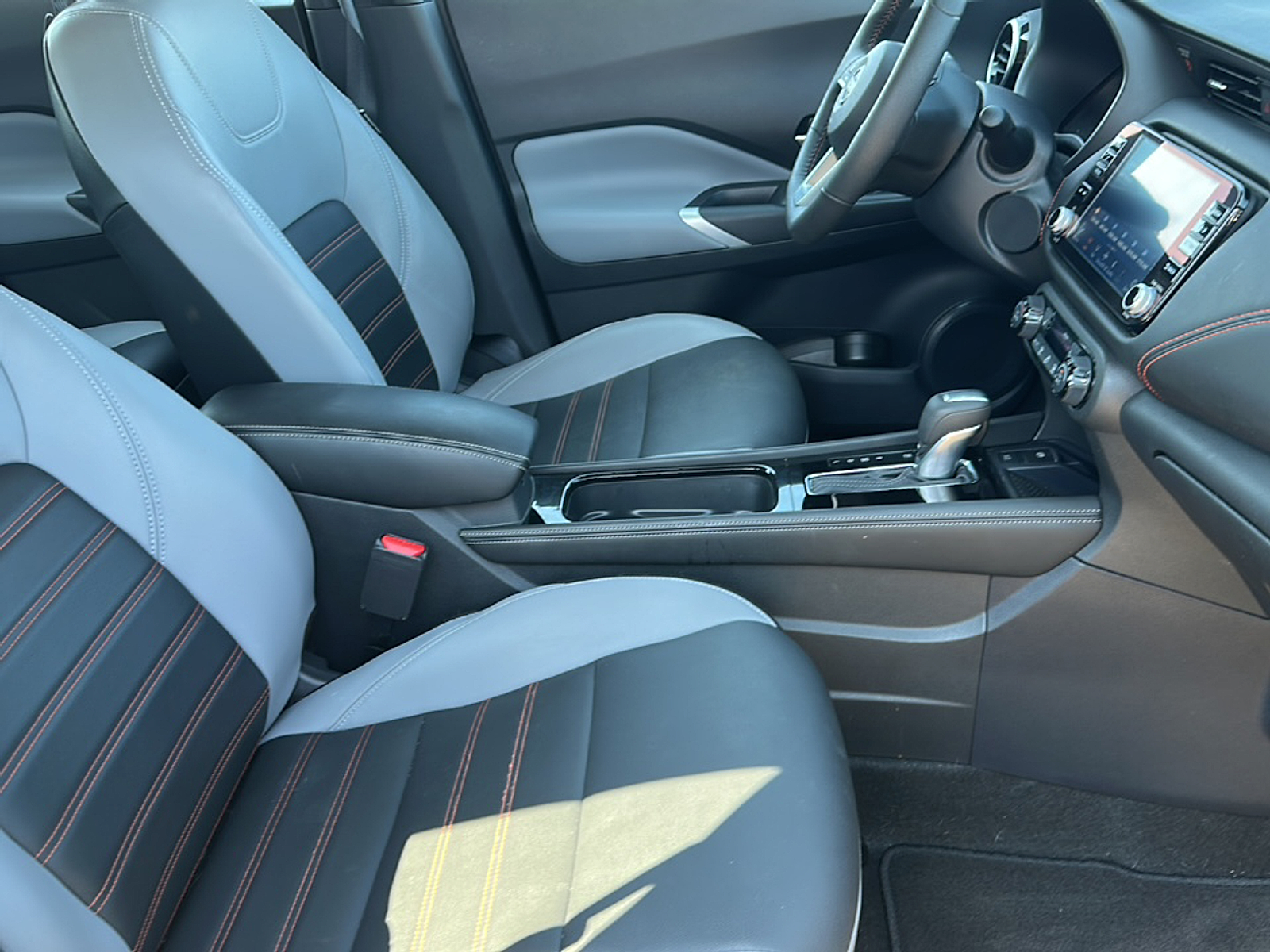 2024 Nissan Kicks SR photo 6