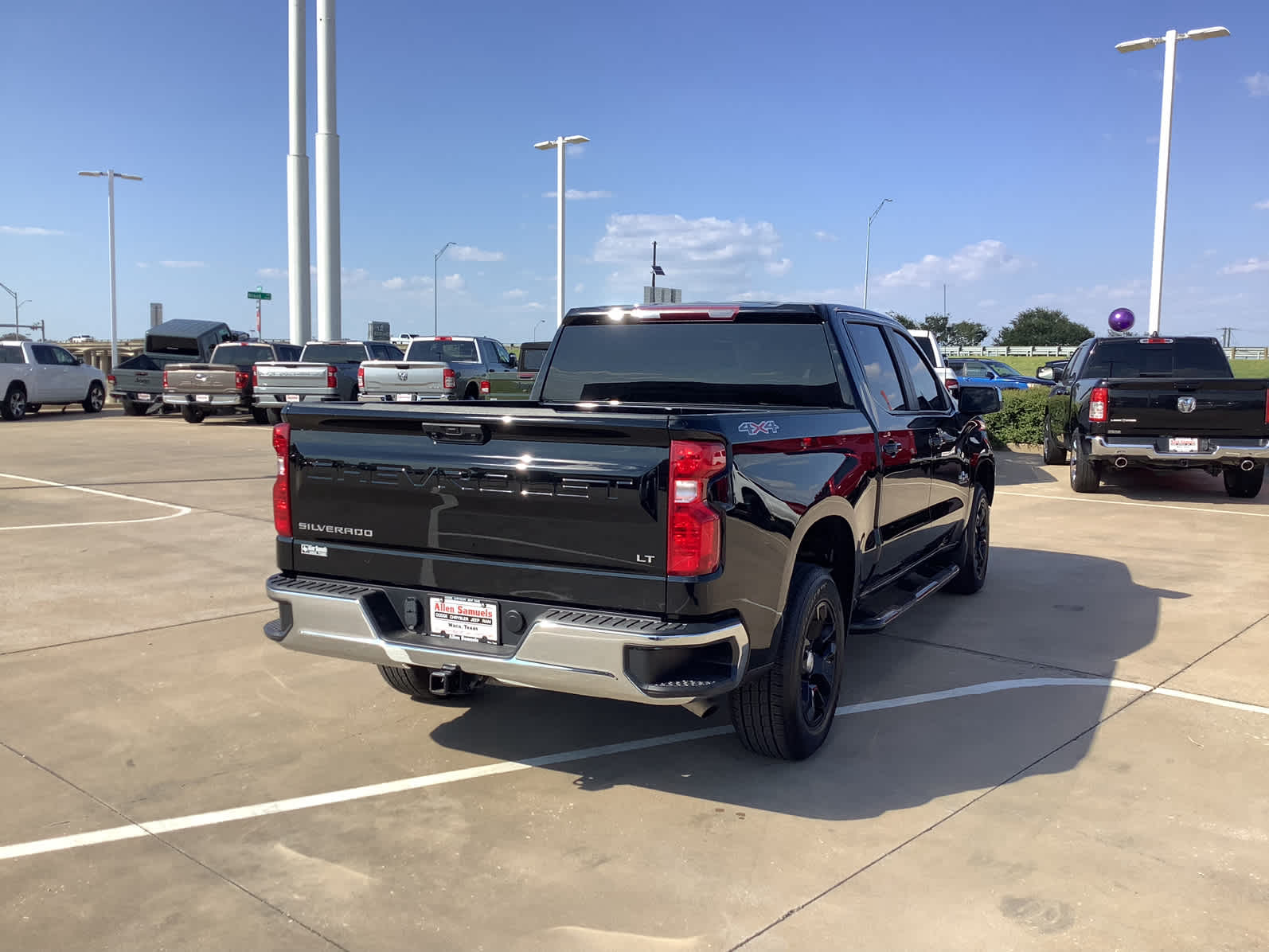 2023 Chevrolet Silverado 1500 LT photo 5