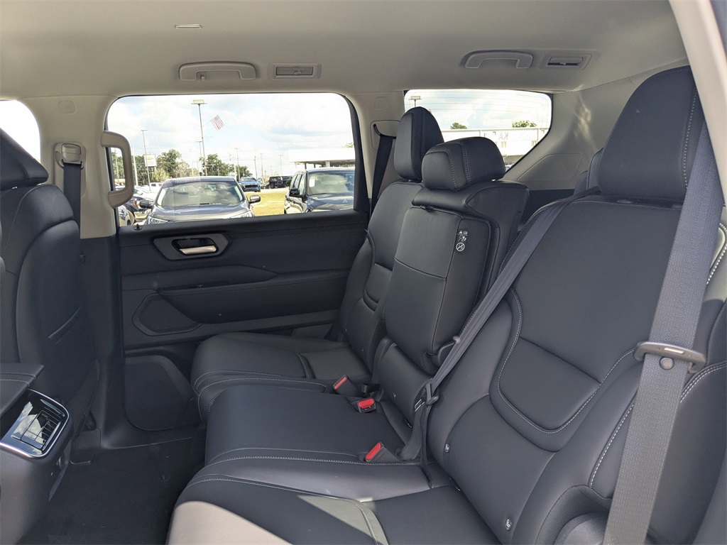 2026 Nissan Armada SV photo 11