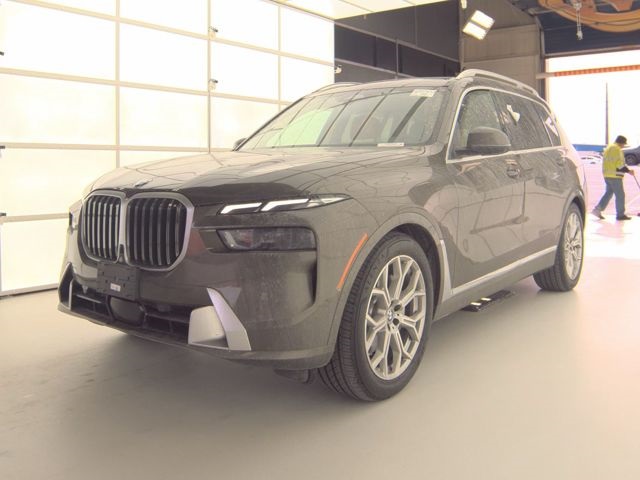 2025 BMW X7 40i's photo