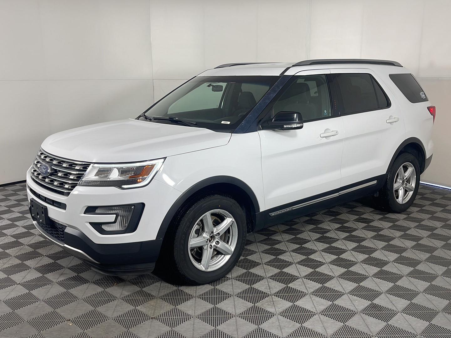 2017 Ford Explorer XLT's photo