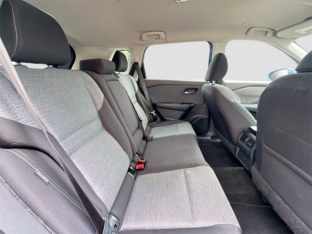 2023 Nissan Rogue SV photo 25