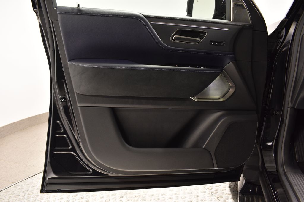 2026 Infiniti QX80 Sensory photo 9