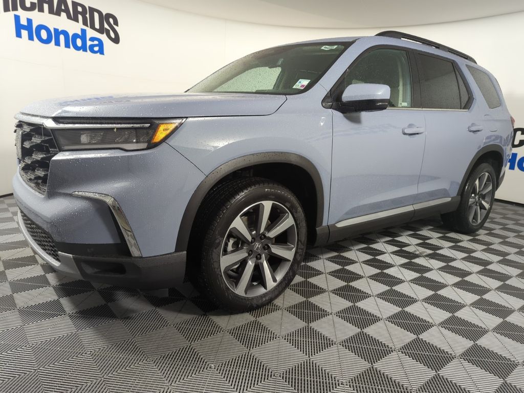 2025 Honda Pilot Touring's photo