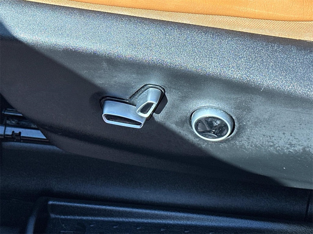 2021 Chrysler Pacifica Hybrid Pinnacle photo 28