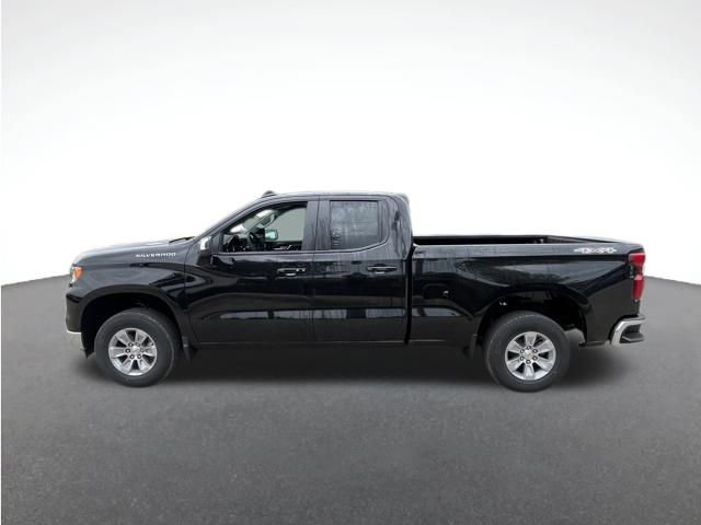 2025 Chevrolet Silverado 1500 LT photo 4