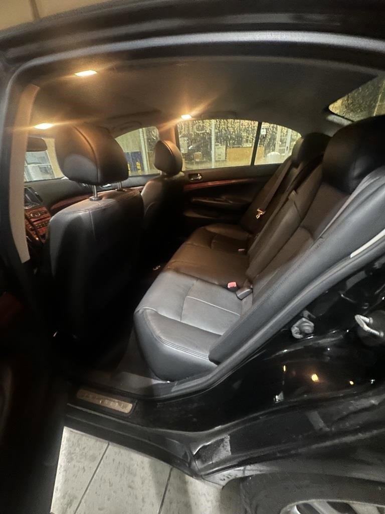 2009 INFINITI G37 - Image 4