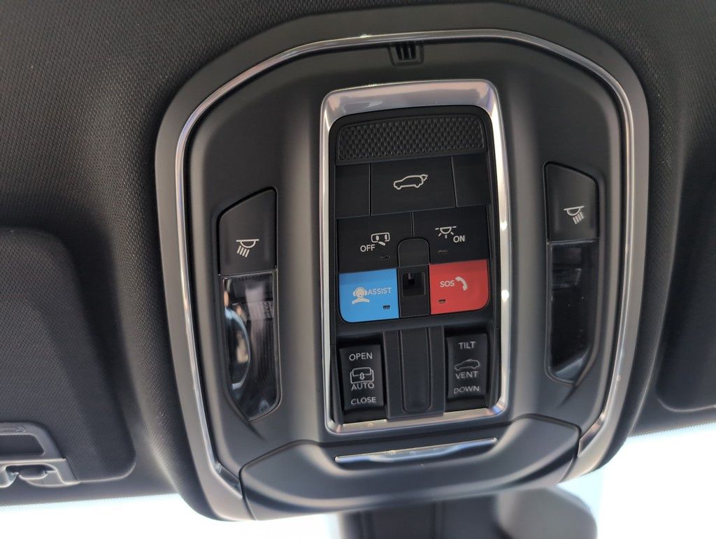 2025 Jeep Grand Cherokee Laredo X photo 24