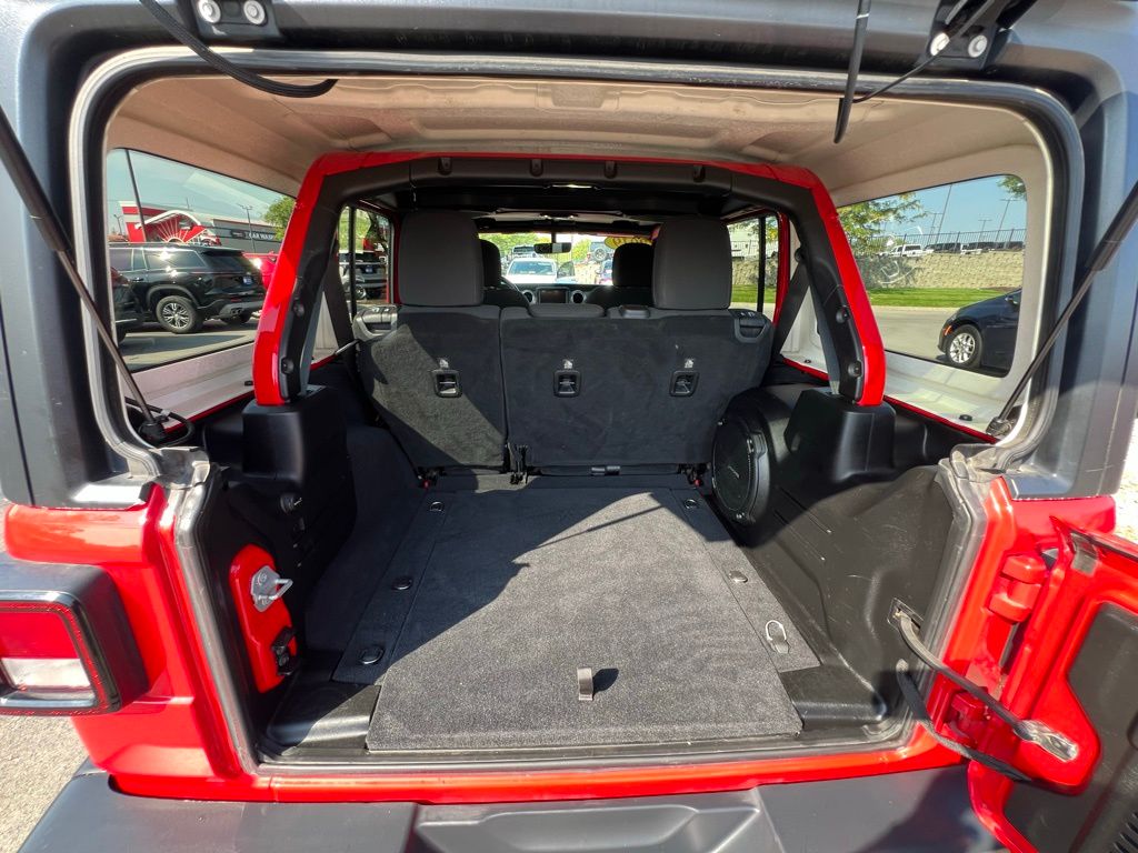 2019 Jeep Wrangler Unlimited Sahara photo 19