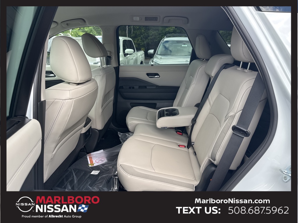 2025 Nissan Pathfinder SL photo 19