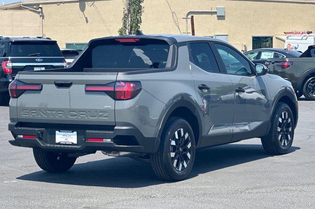 2025 Hyundai Santa Cruz SE photo 3