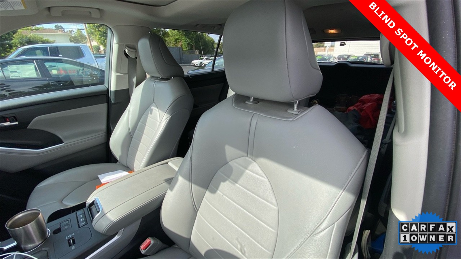 2021 Toyota Highlander XLE photo 3