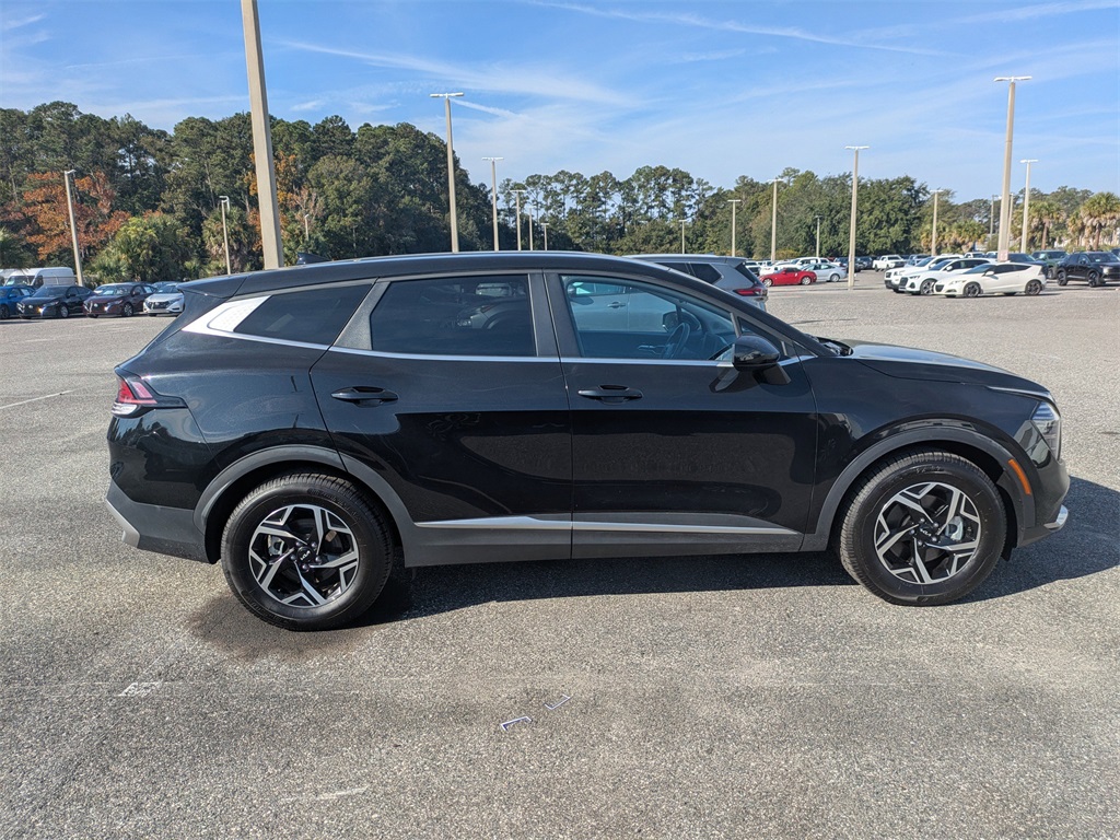 2024 Kia Sportage LX photo 2